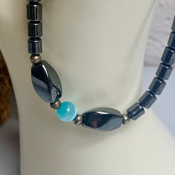 Vintage Hematite Blue Cat's Eye 7.5" Bracelet - Picture 2 of 5